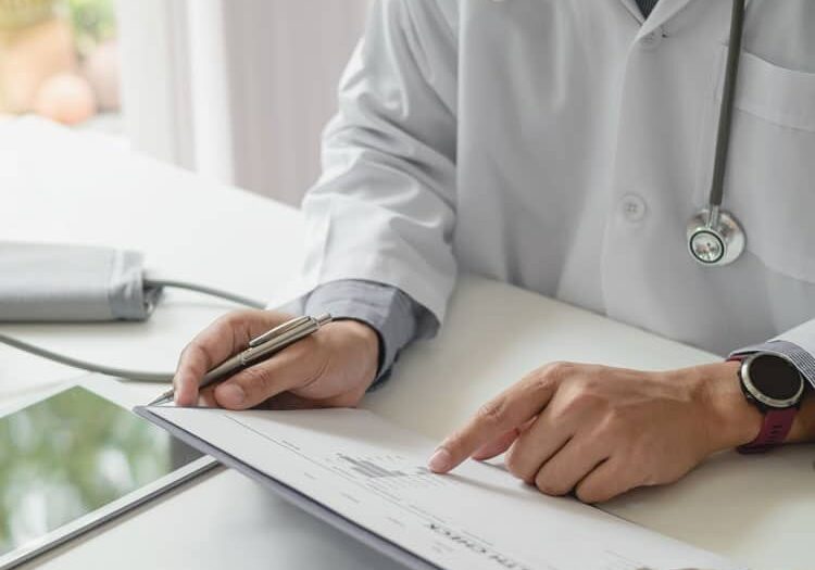 doctor advise patients at the doctors office